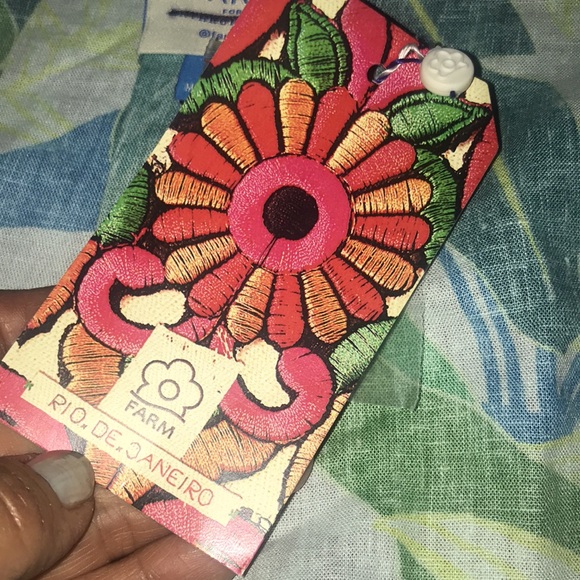 FARM Rio Cropped Button Down Top - Picture 7 of 9